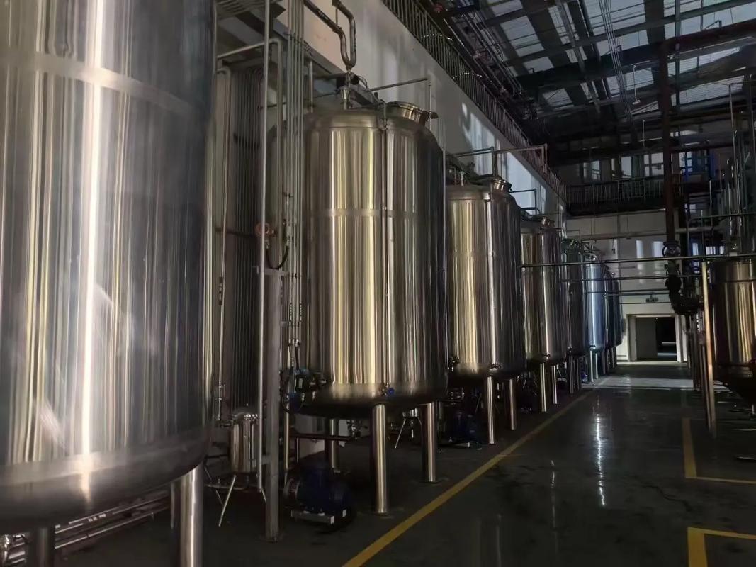 全新制药厂设备转让 6000升提取罐与保温罐的选型与应用指南